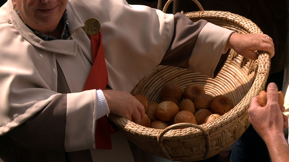 Distribution des petits pains © Ooh ! Collective
